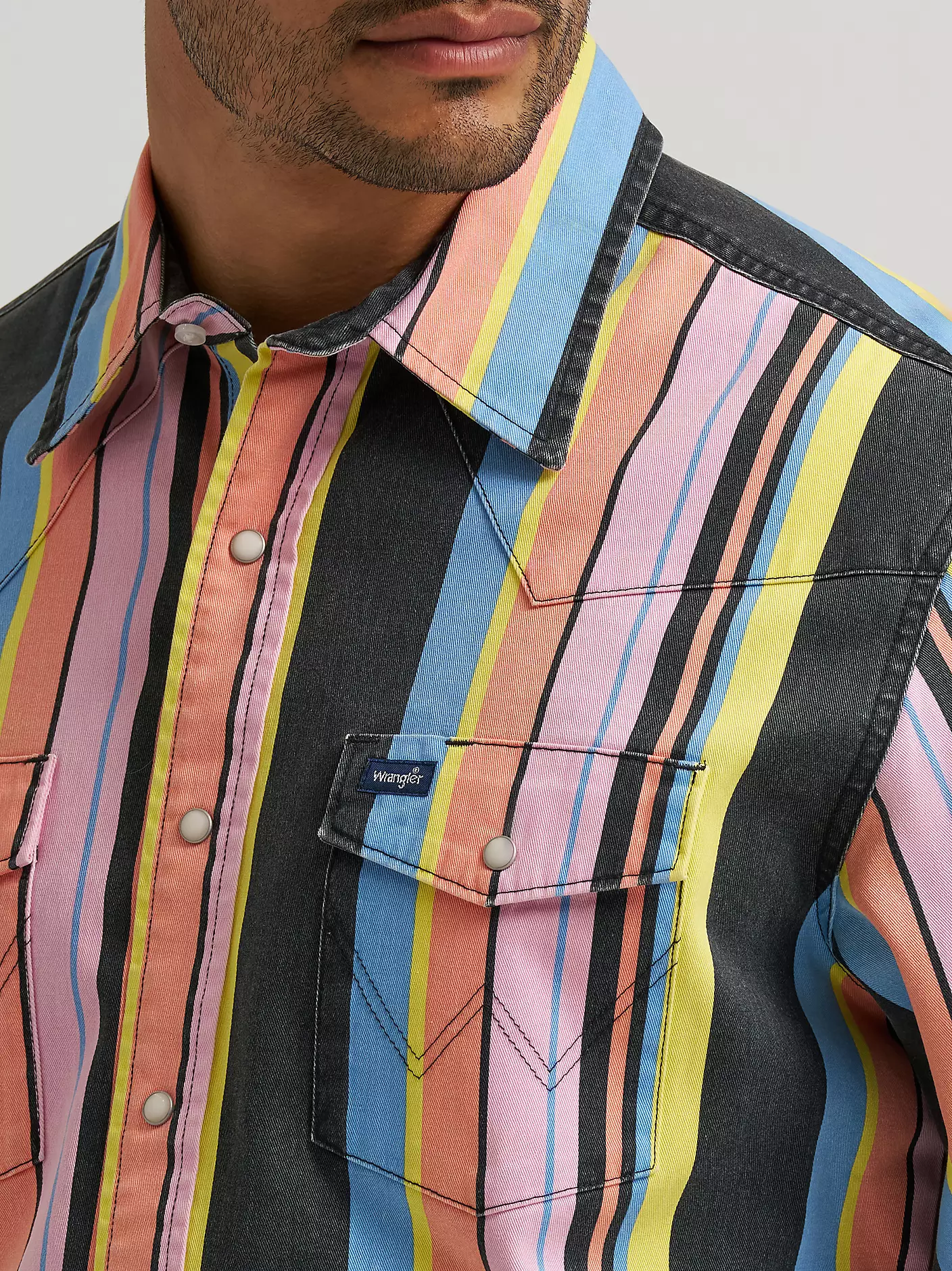 Wrangler Men's Vintage-Inspired Brushpopper Western Snap Workshirt - Image 3